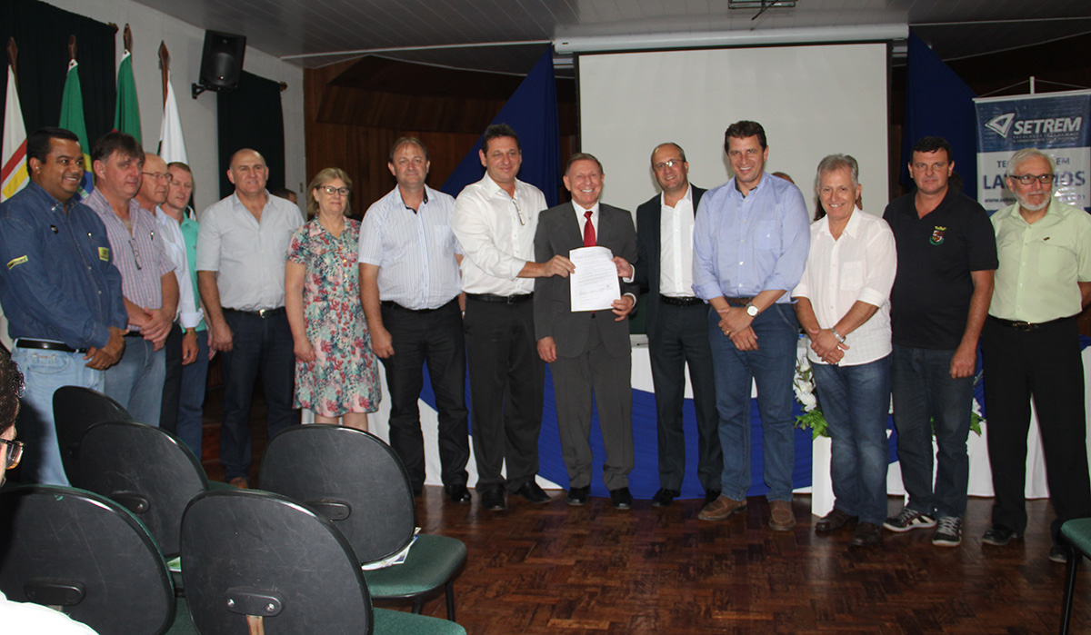 PREFEITO PARTICIPA DE ASSINATURA DO PROJETO PRÓ-LEITE NOROESTE FASE II